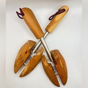 Mens Vintage Cedar Wood Shoe Keepers/Shapers Size Medium EUC